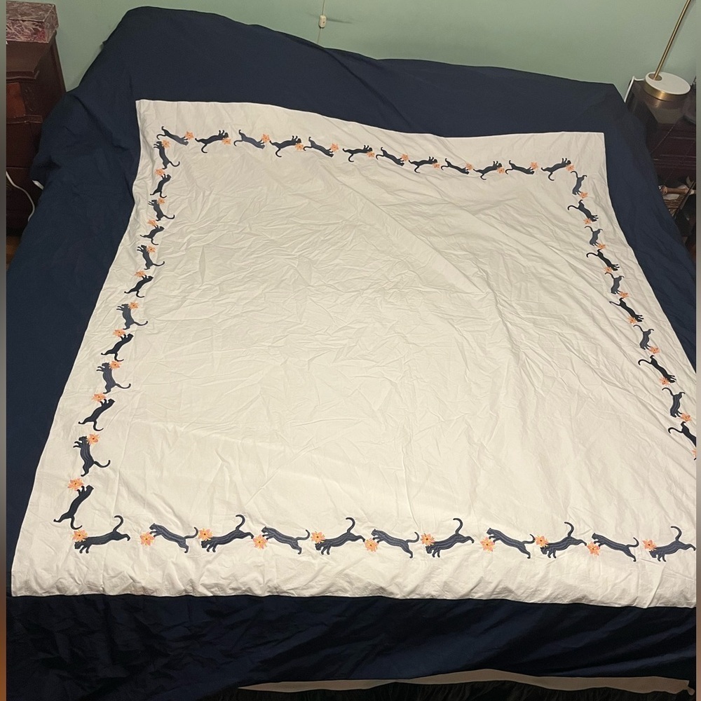 Anthropologie x Sky Export Navy and White Embroidered Quilt. Size Full. NWT - Picture 2 of 11